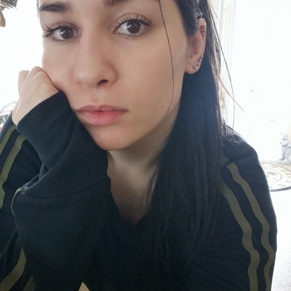 Meet your Posher, Ildiko - Picture 1 of 1